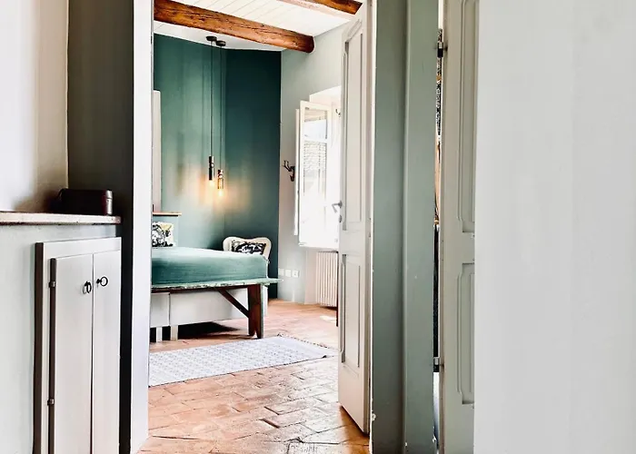 Palazzo Minzoni Rum i privatbostad SantʼIppolito